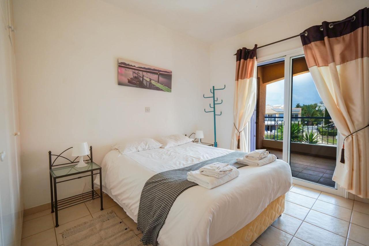 Resitour - Regina Gardens Appartement Paphos Buitenkant foto