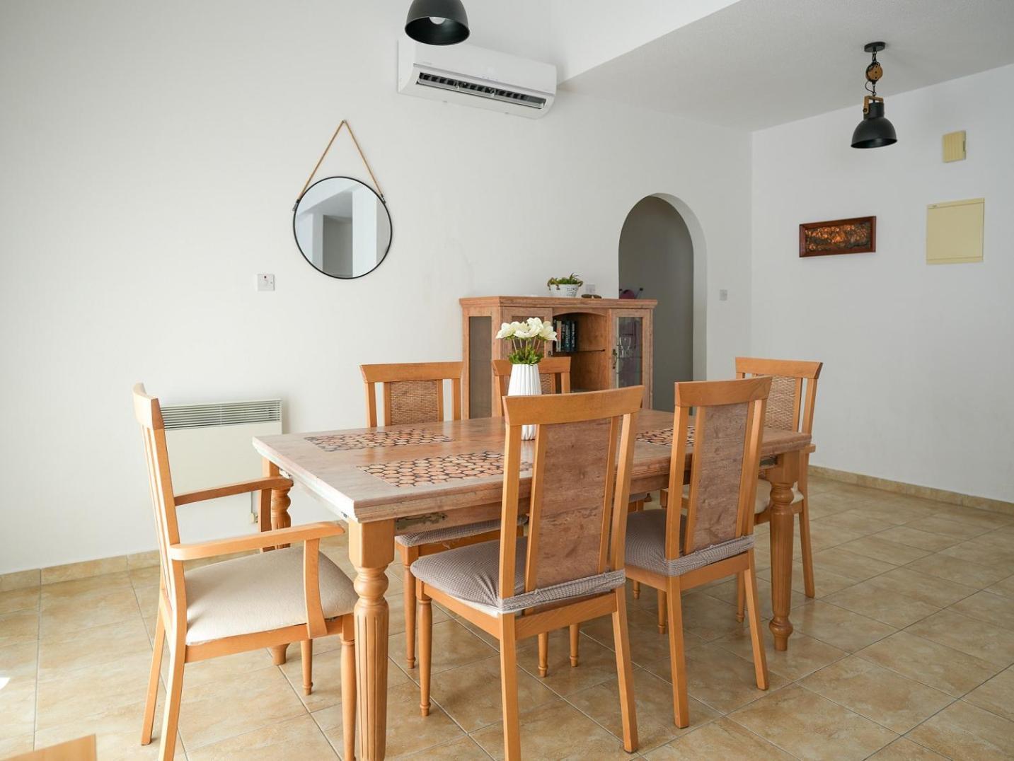 Resitour - Regina Gardens Appartement Paphos Buitenkant foto