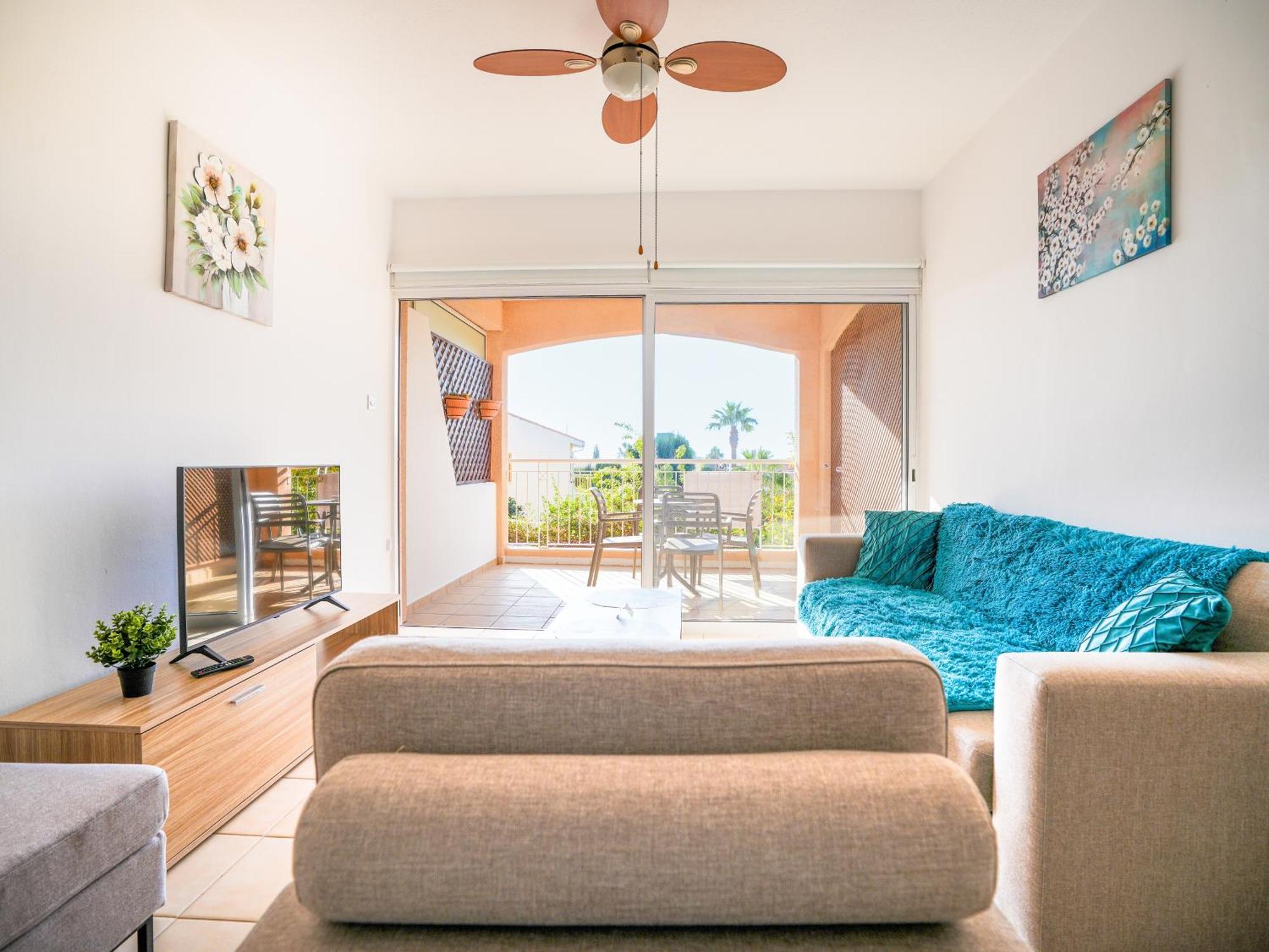 Resitour - Regina Gardens Appartement Paphos Buitenkant foto